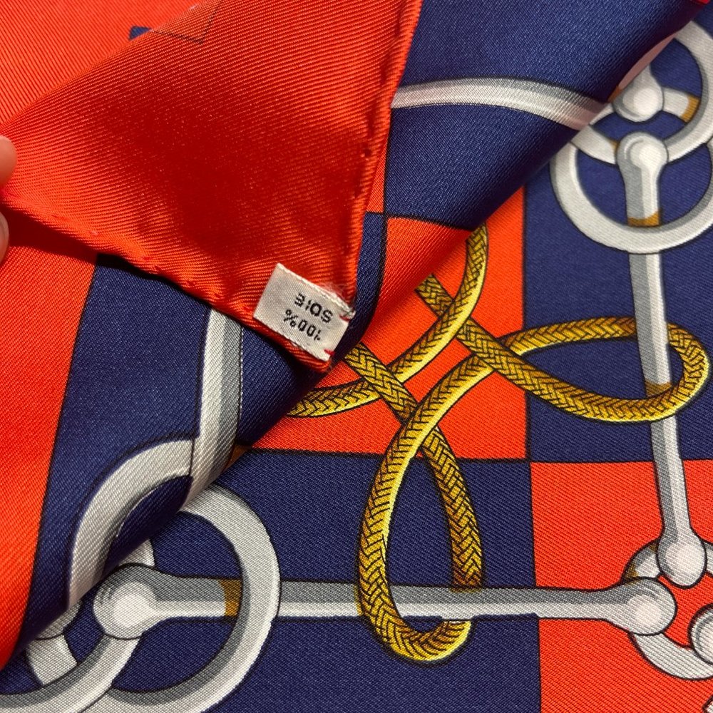 Like New Authentic Hermes scarf Carre 90 Red Silk100% - Picture 3 of 5